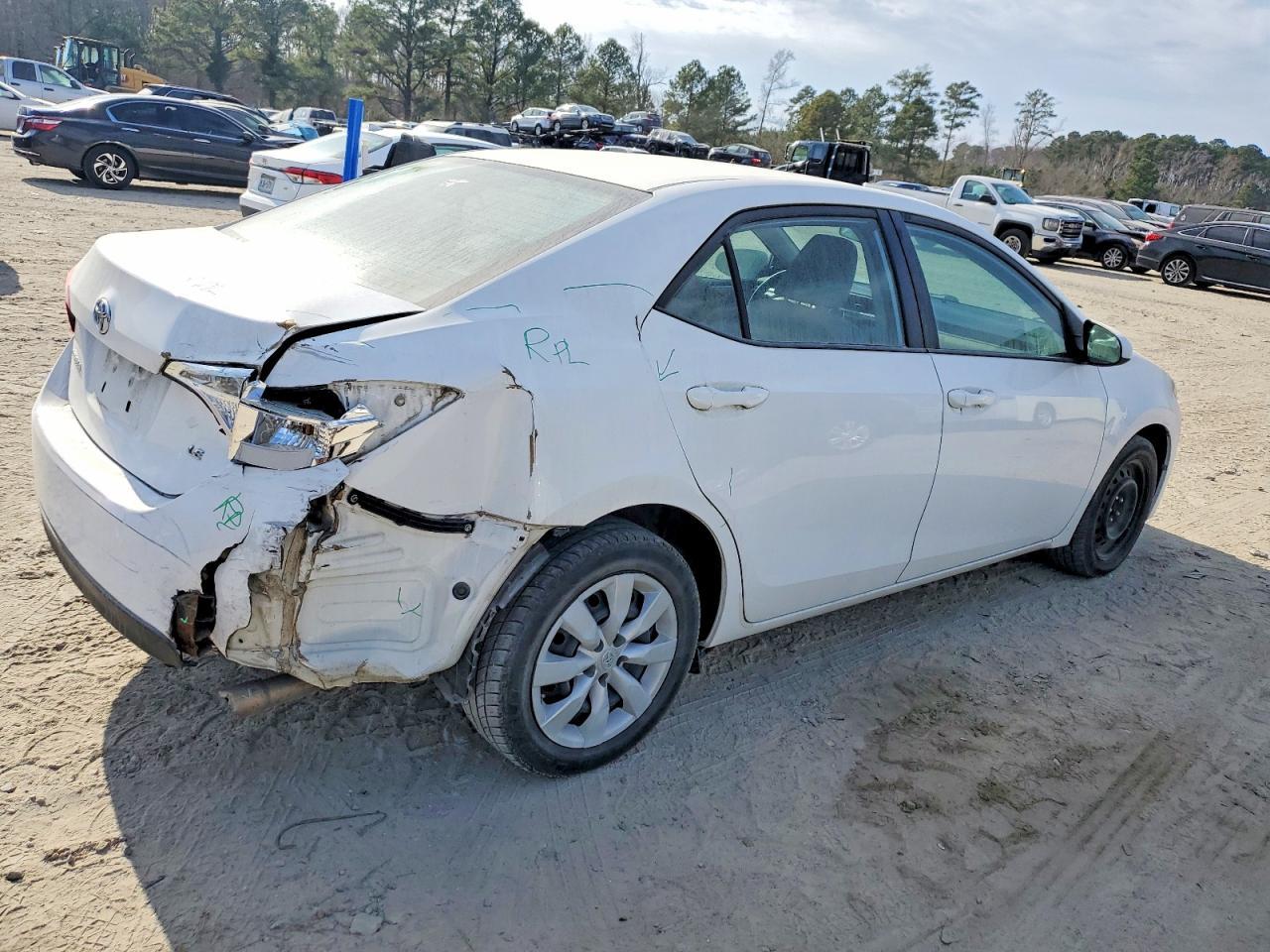 2015 TOYOTA COROLLA