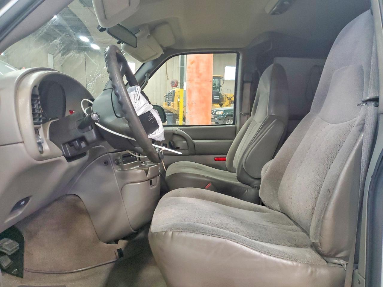 2004 CHEVROLET Astro