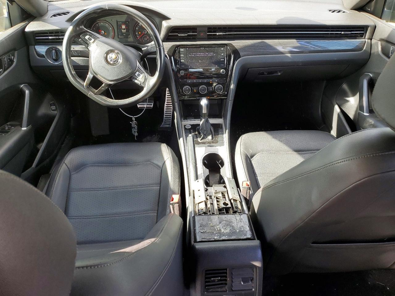 2022 VOLKSWAGEN Passat