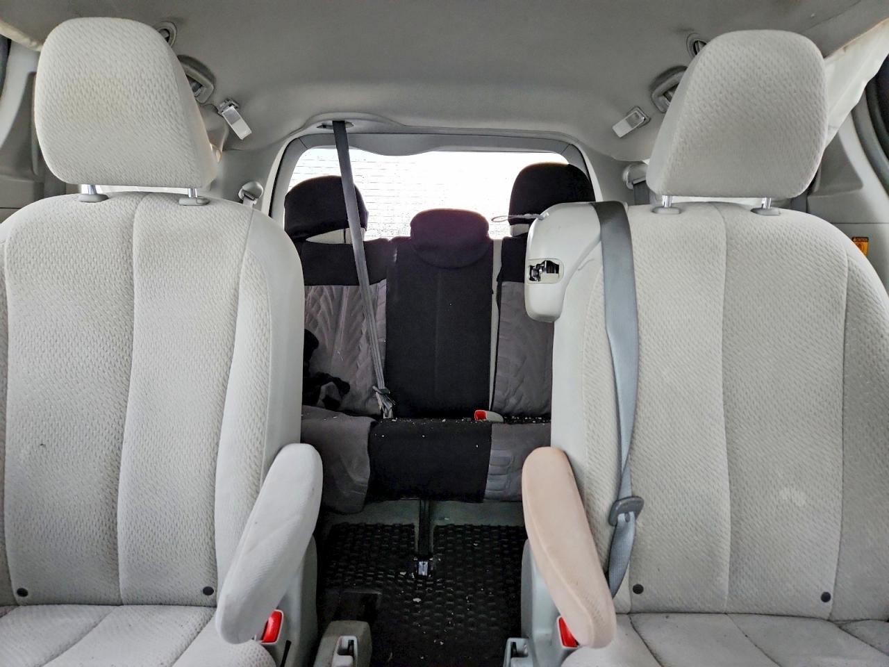 2013 TOYOTA SIENNA