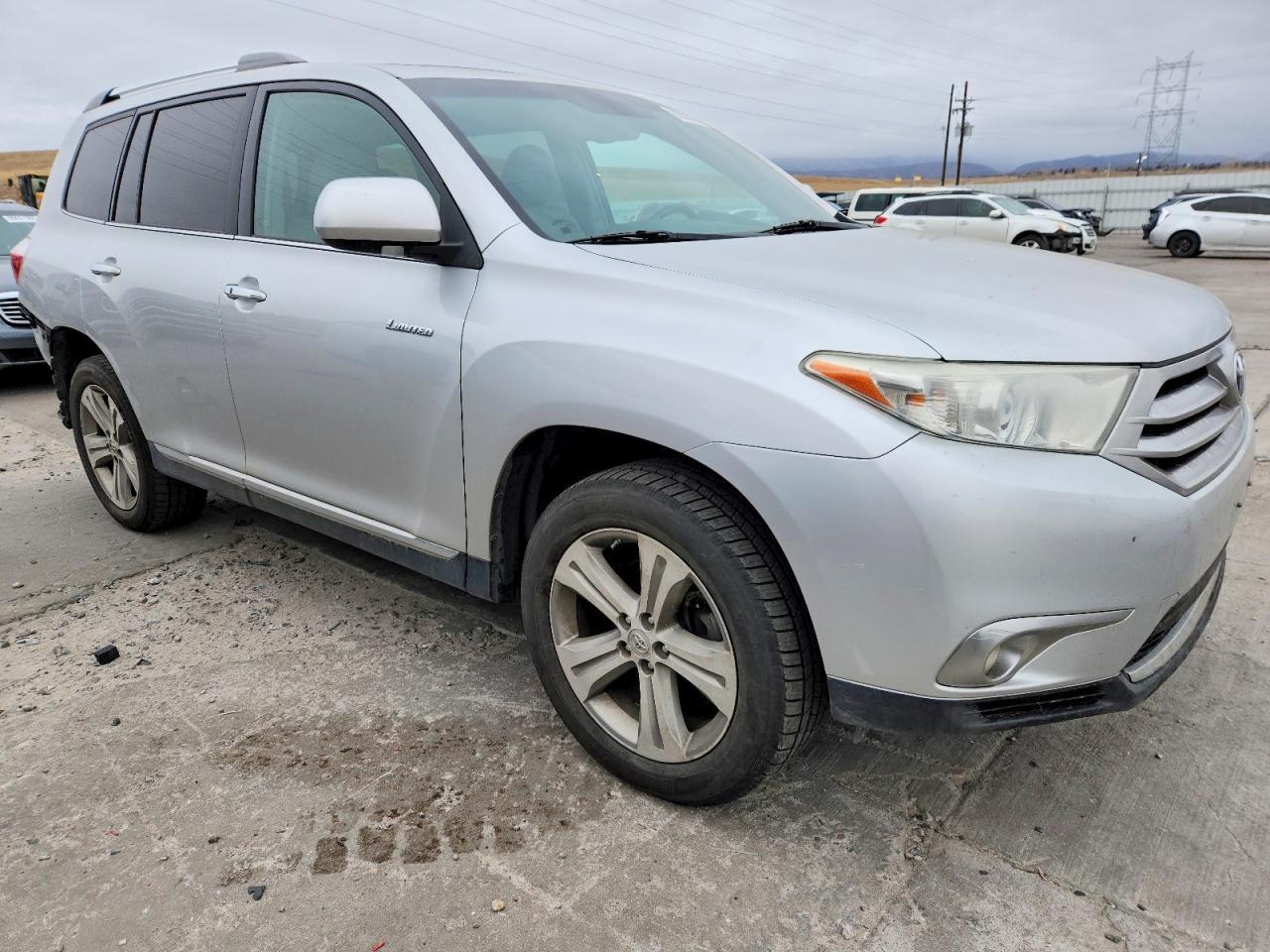 2013 TOYOTA HIGHLANDER