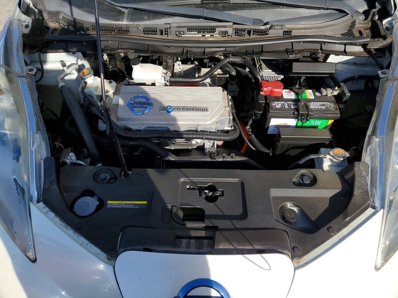 2011 NISSAN LEAF