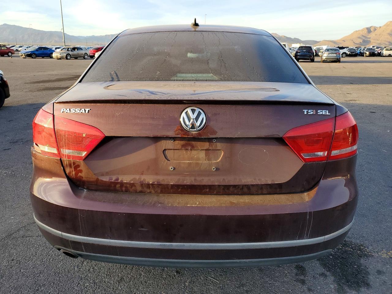 2014 VOLKSWAGEN Passat