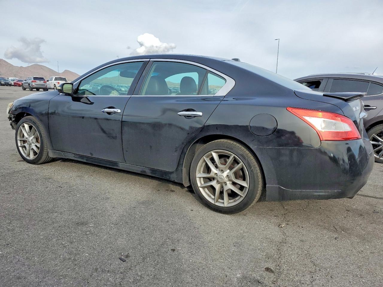 2011 NISSAN Maxima