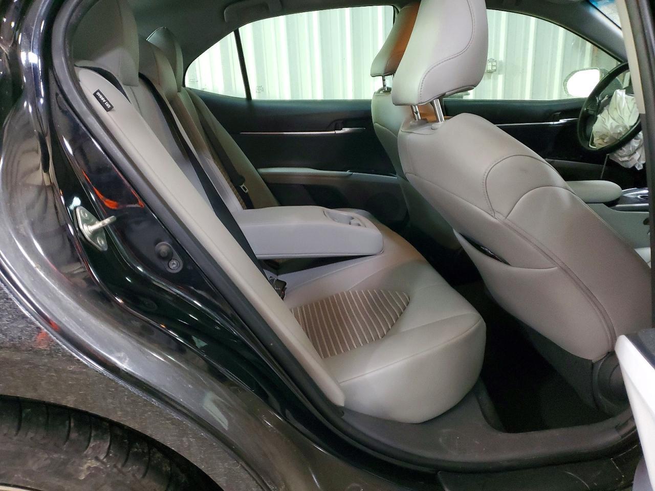 2019 TOYOTA CAMRY