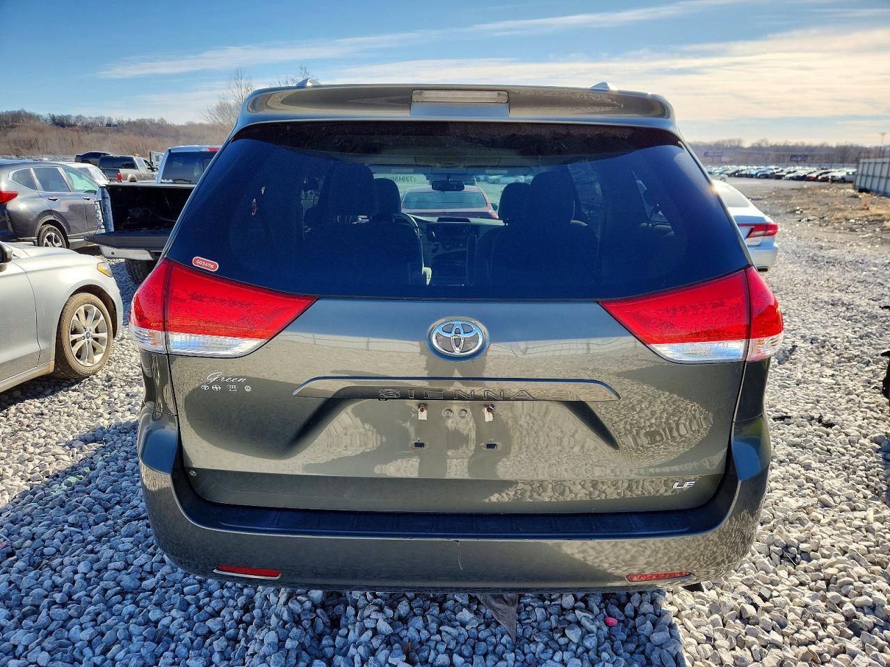 2012 TOYOTA SIENNA