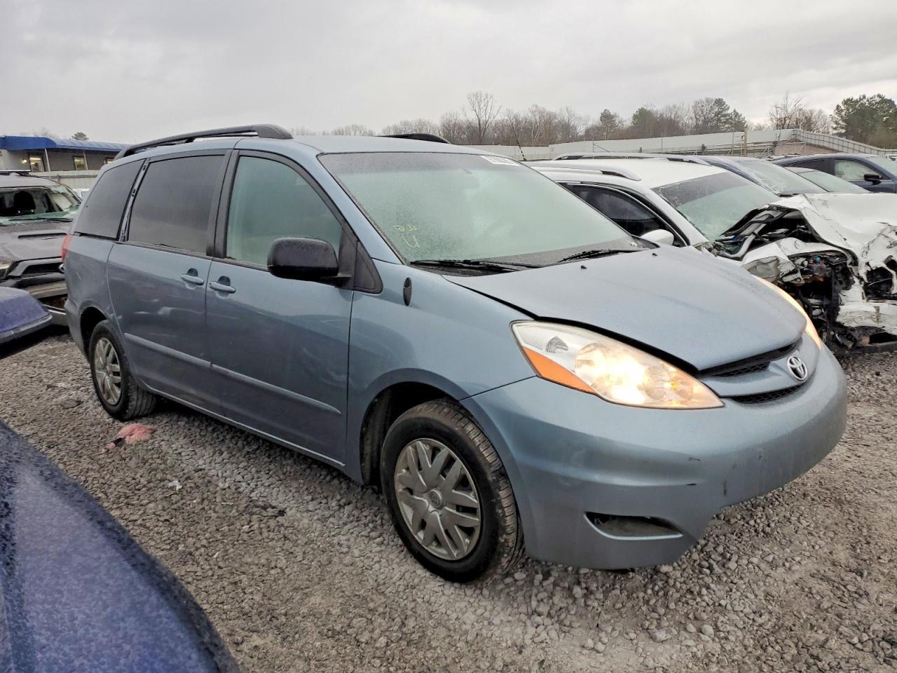 2010 TOYOTA SIENNA