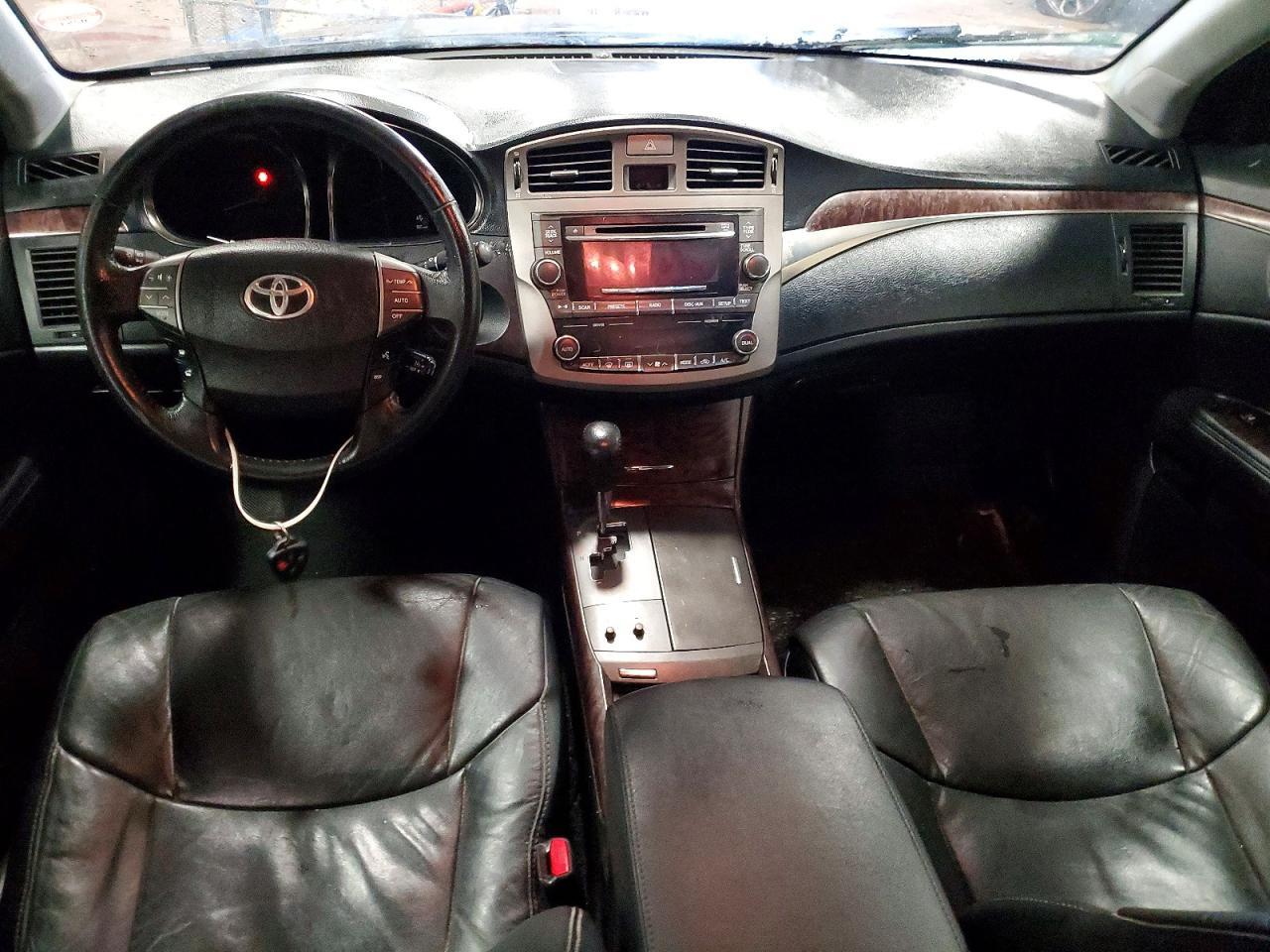 2011 TOYOTA Avalon