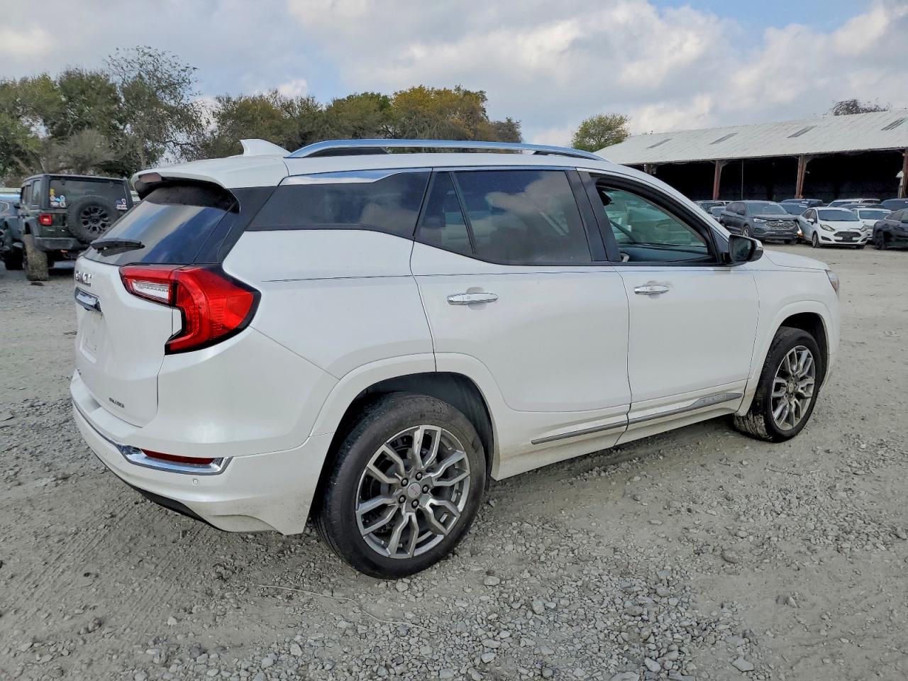 2023 GMC Terrain