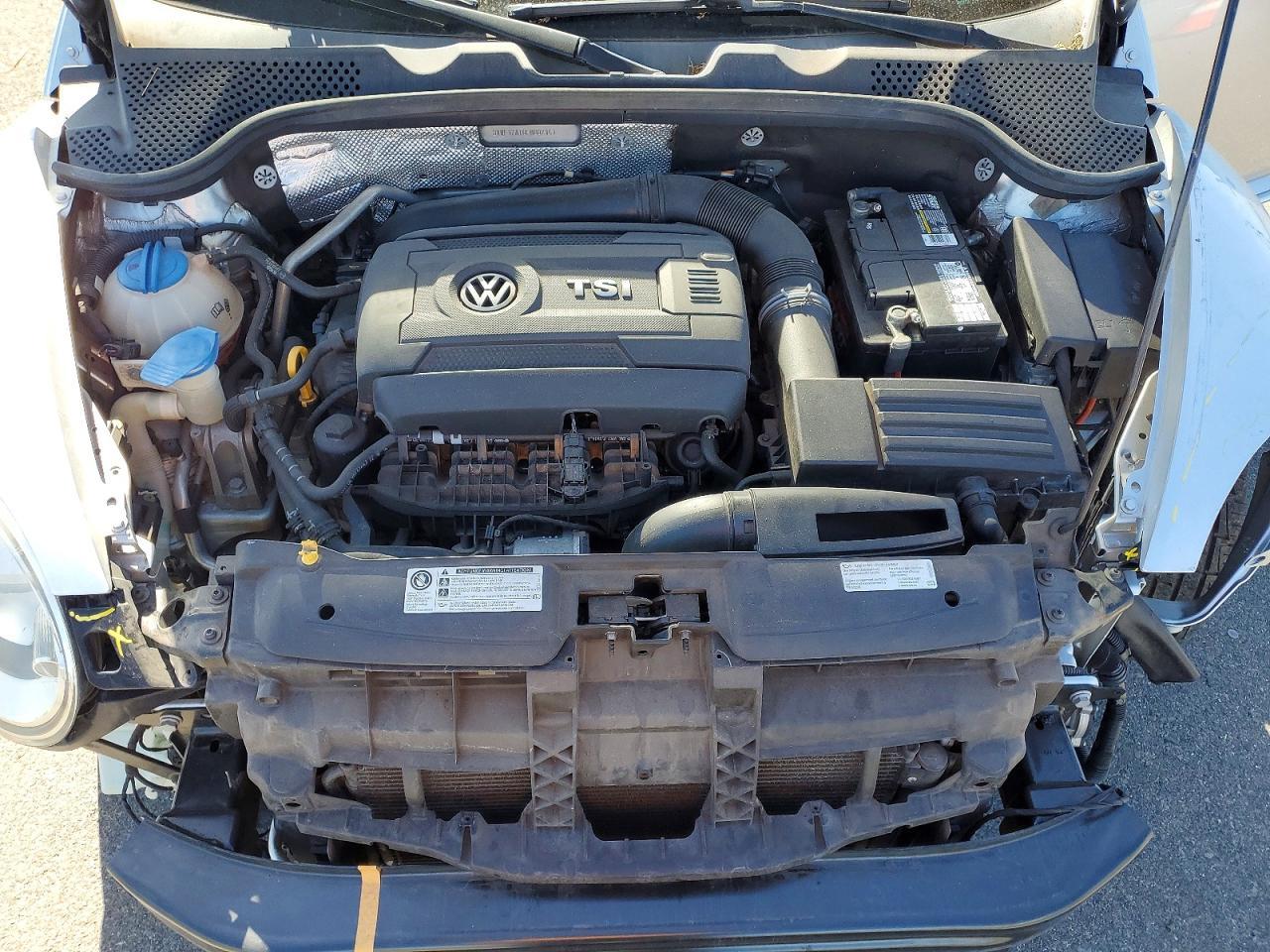 2015 VOLKSWAGEN Beetle