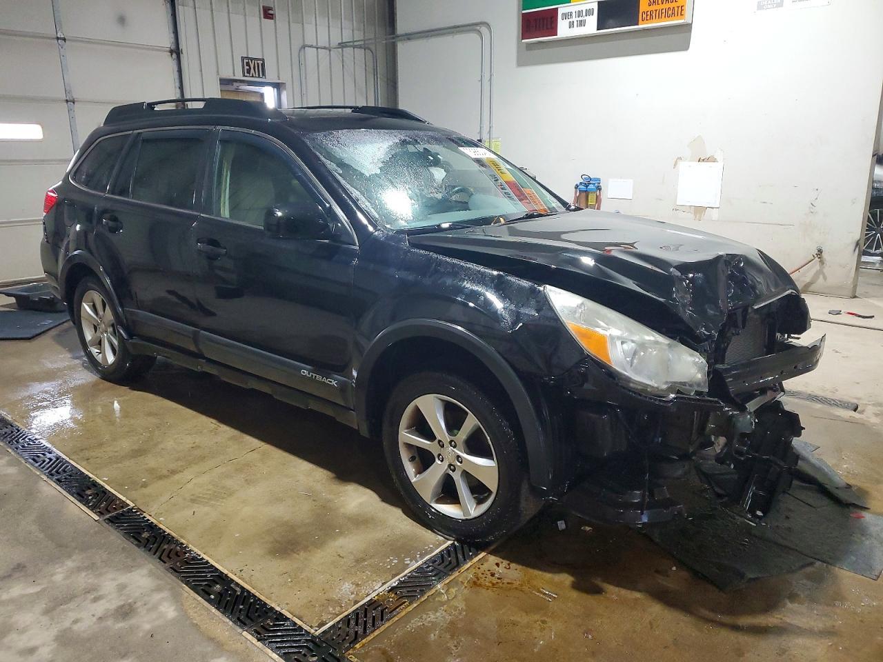 2013 SUBARU Outback