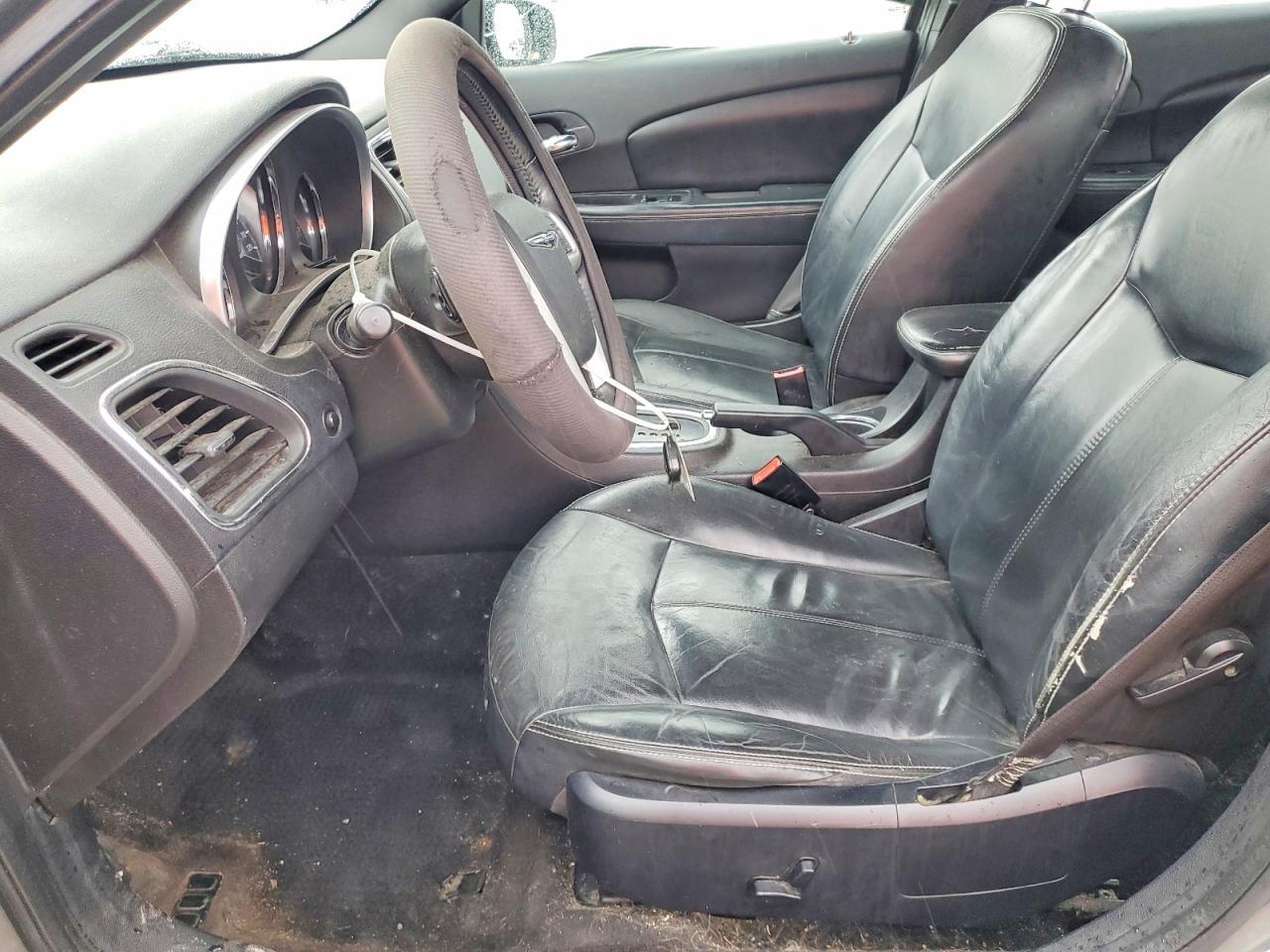 2012 CHRYSLER 200
