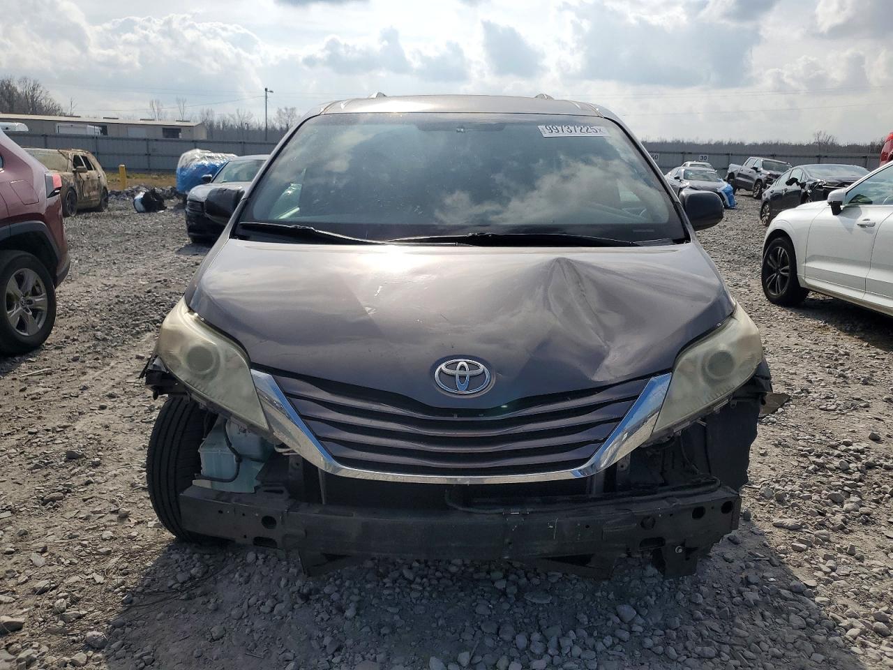 2017 TOYOTA SIENNA