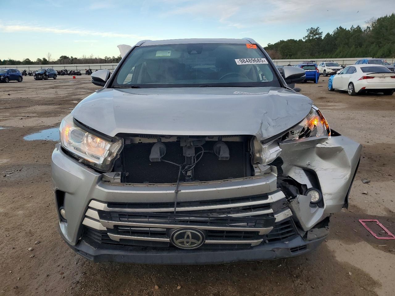 2017 TOYOTA HIGHLANDER