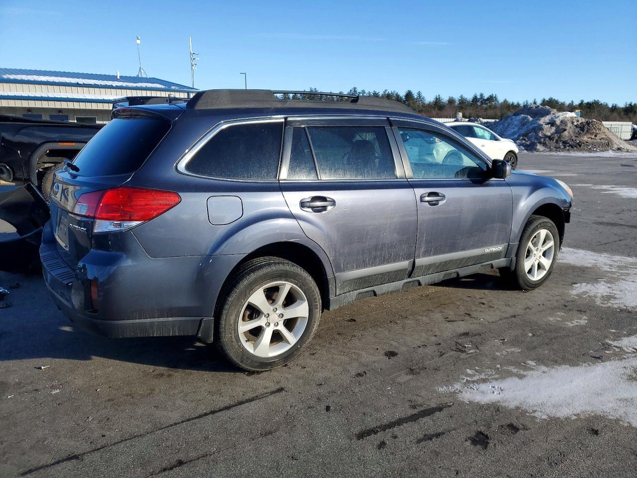 2014 SUBARU Outback