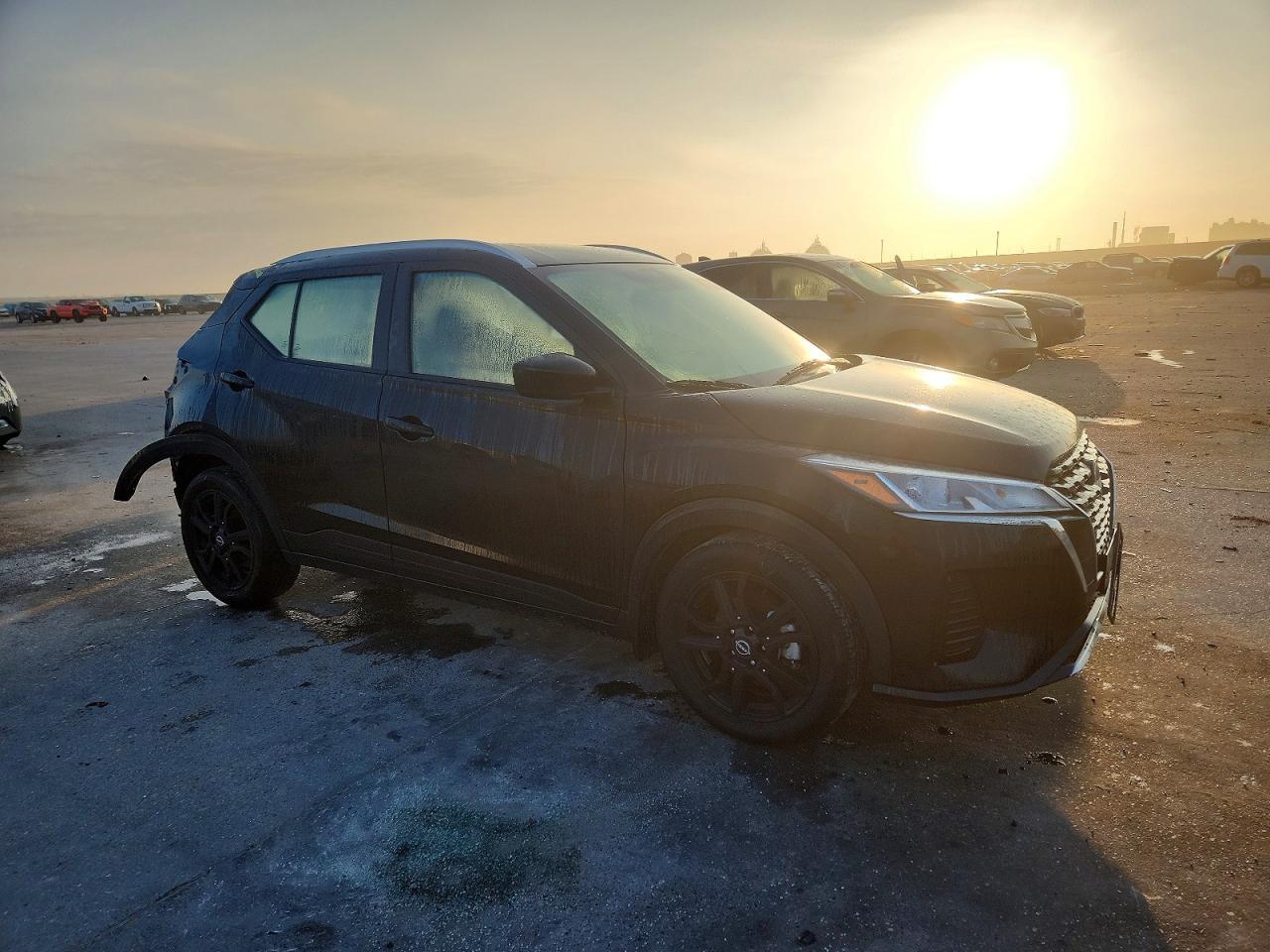 2023 NISSAN KICKS