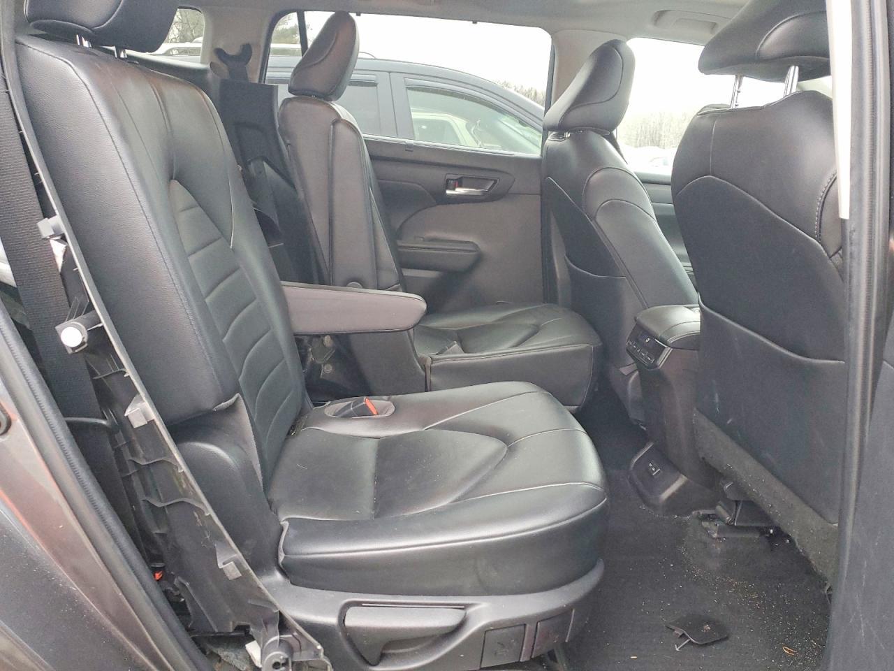 2022 TOYOTA HIGHLANDER