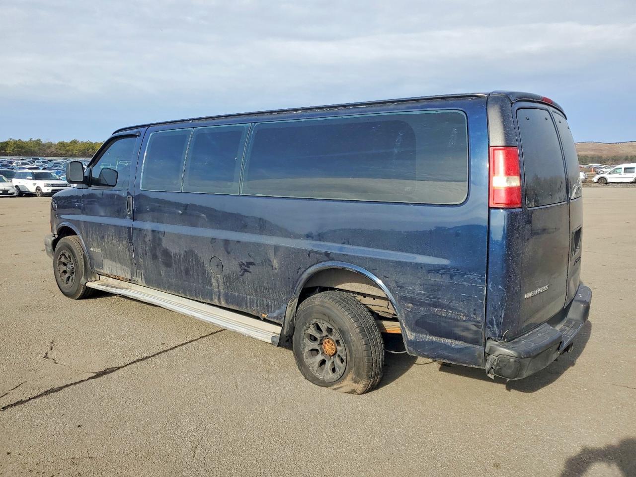 2005 CHEVROLET Express 3500