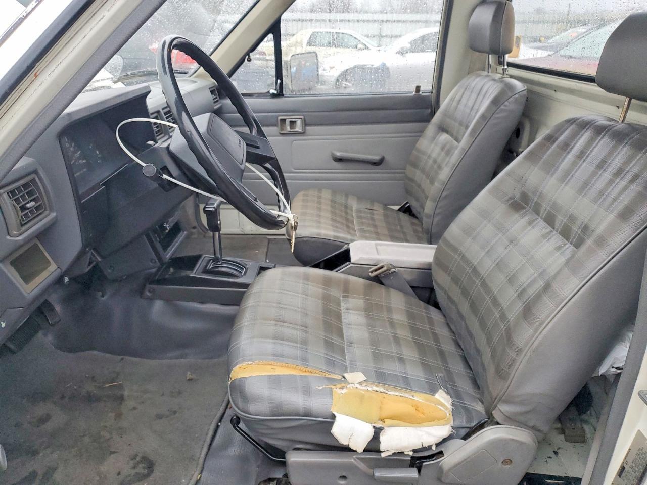 1985 TOYOTA Pickup