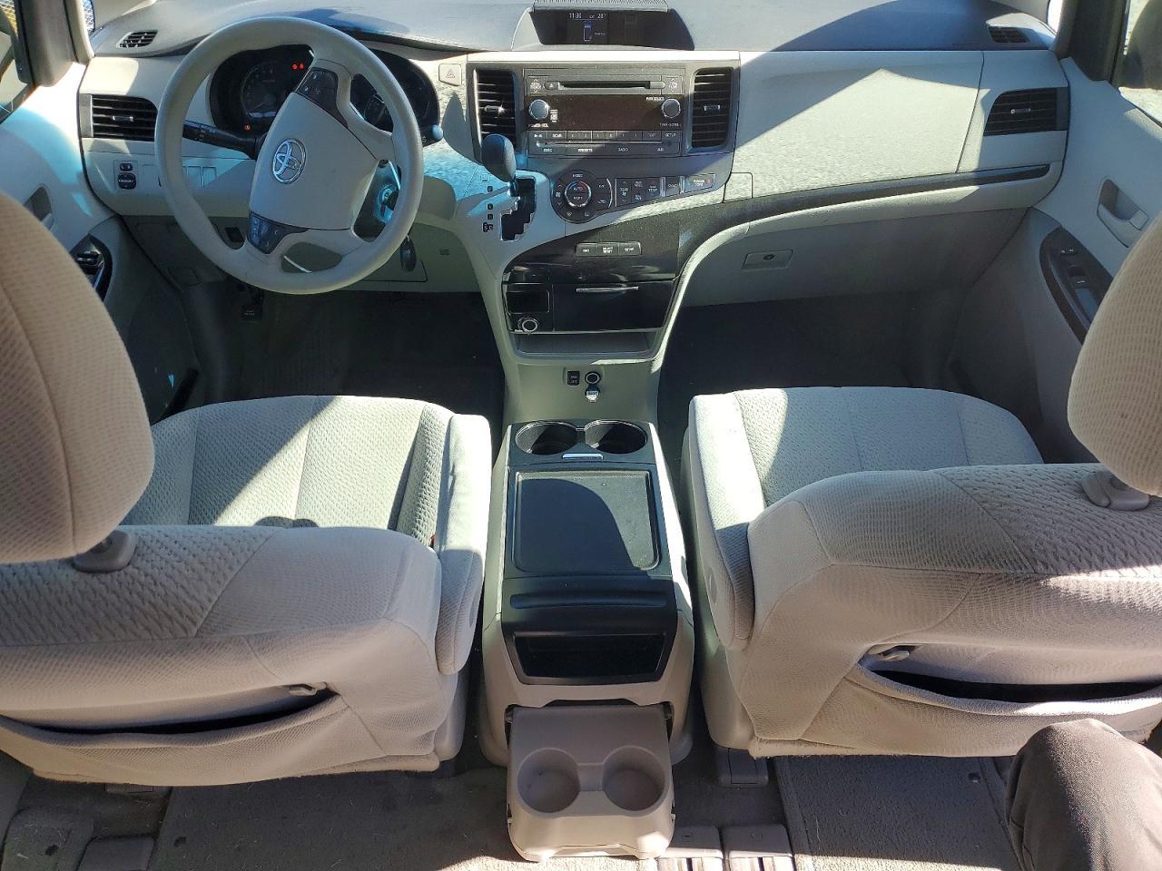 2014 TOYOTA SIENNA