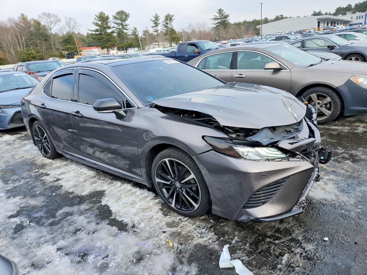 2018 TOYOTA CAMRY
