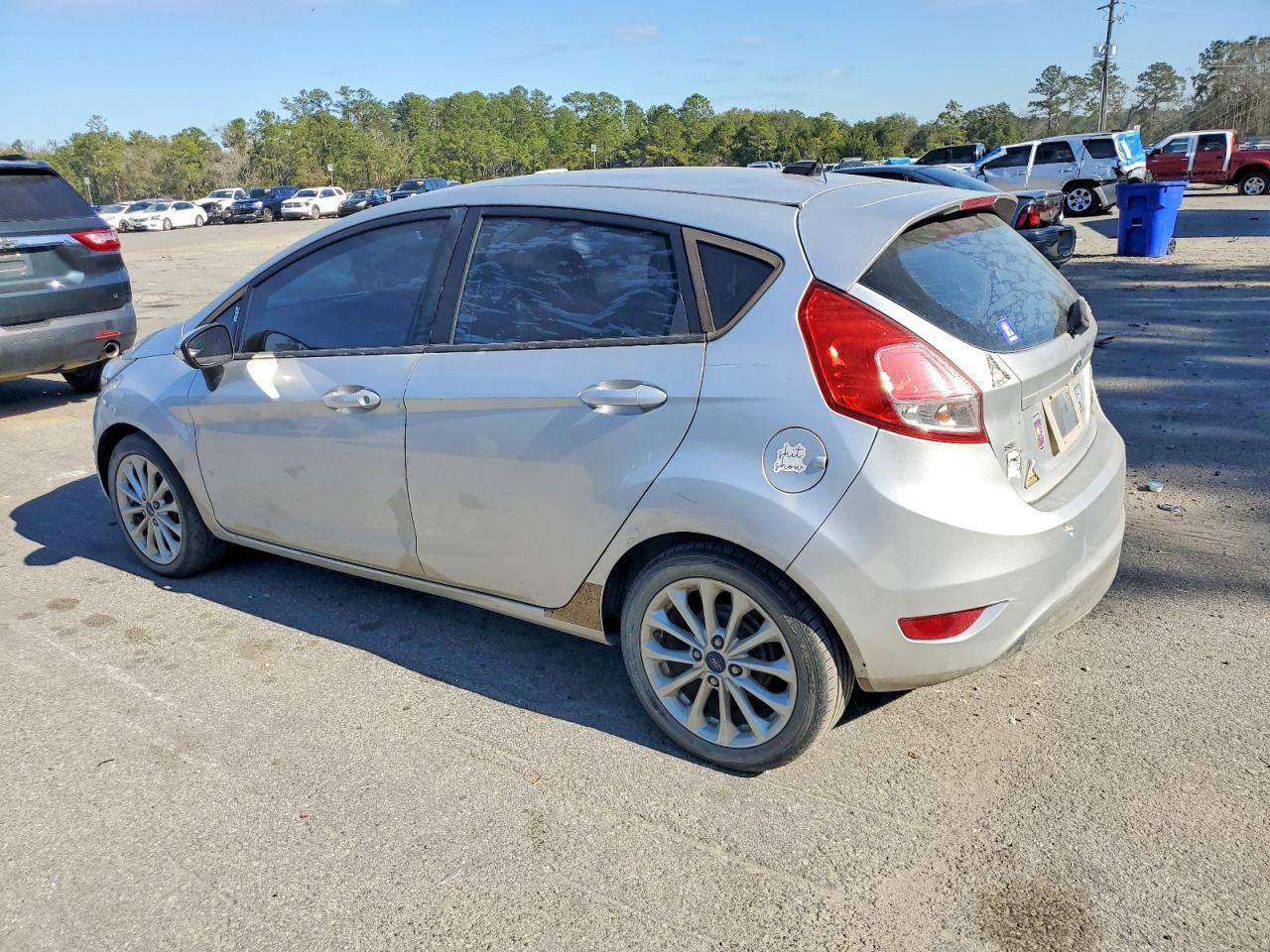 2014 FORD Fiesta