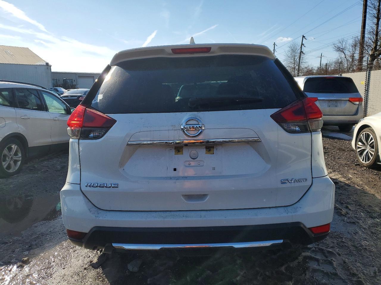 2017 NISSAN ROGUE