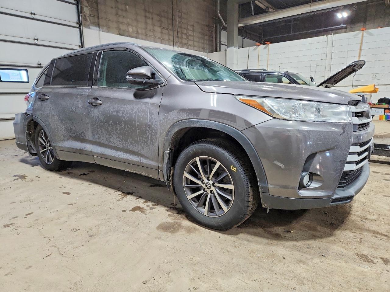 2017 TOYOTA HIGHLANDER