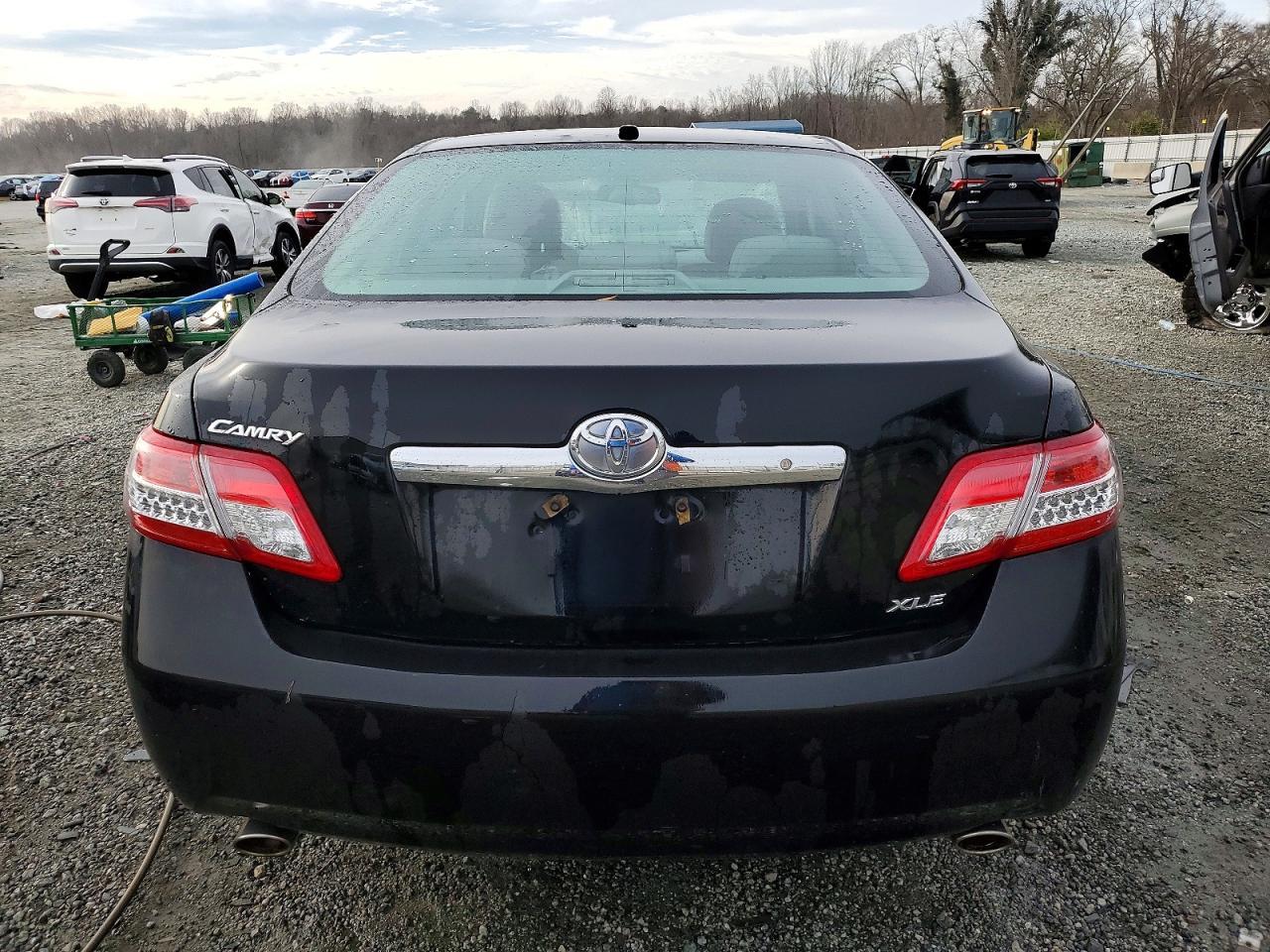 2010 TOYOTA CAMRY