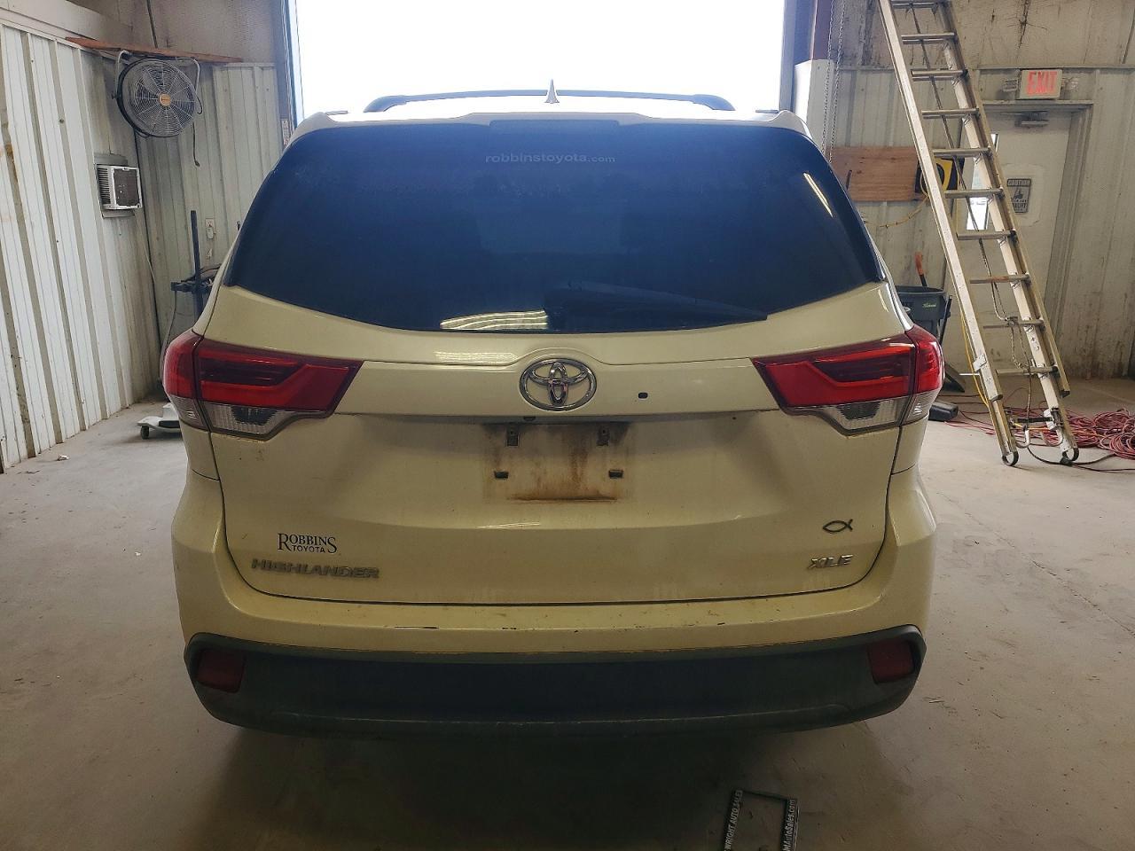 2018 TOYOTA HIGHLANDER