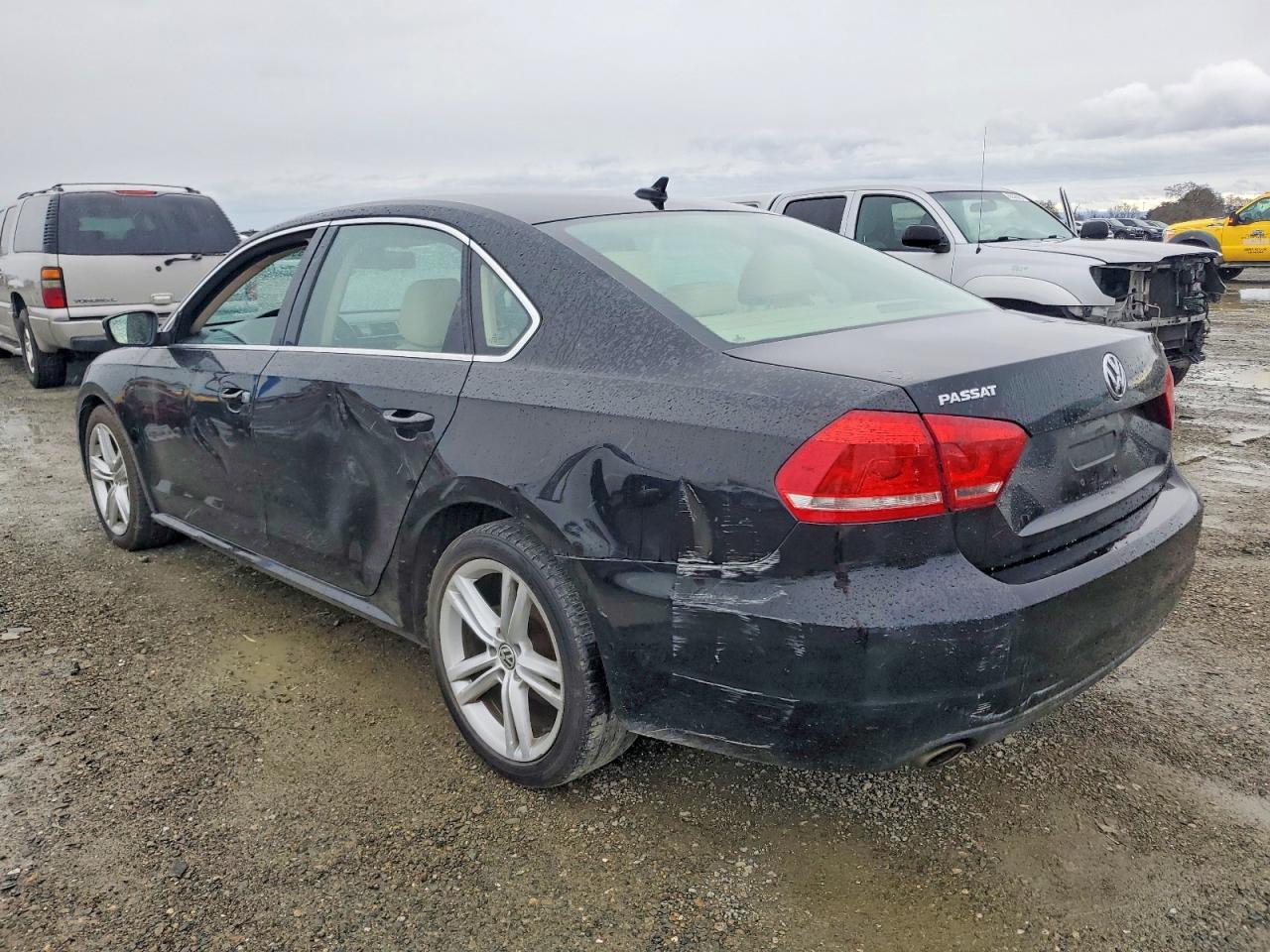 2014 VOLKSWAGEN Passat