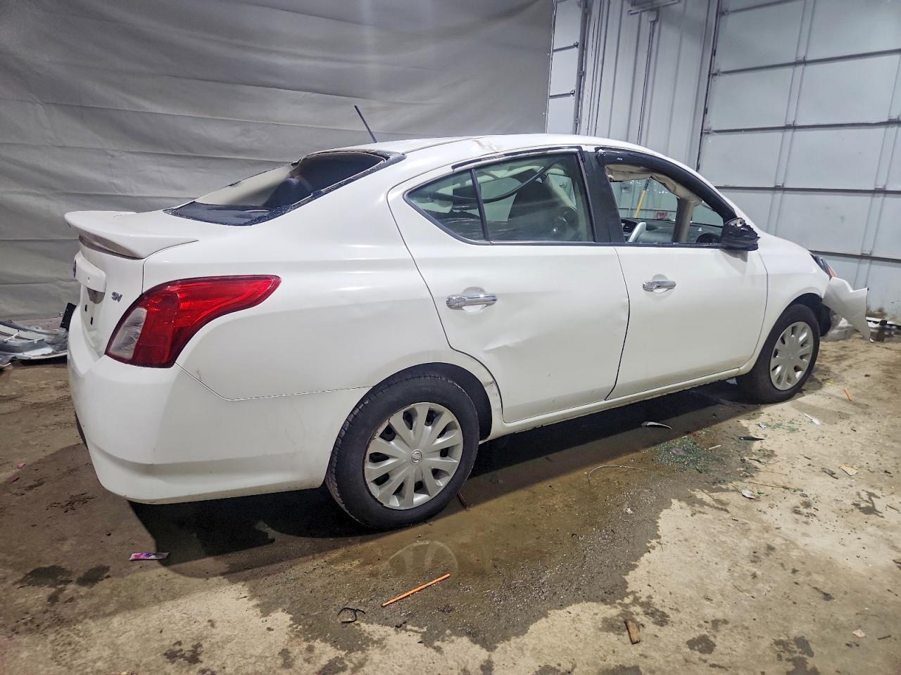 2017 NISSAN VERSA