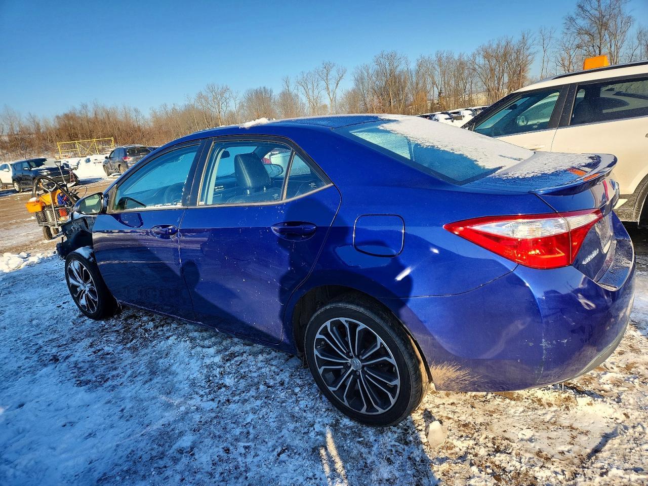 2015 TOYOTA COROLLA