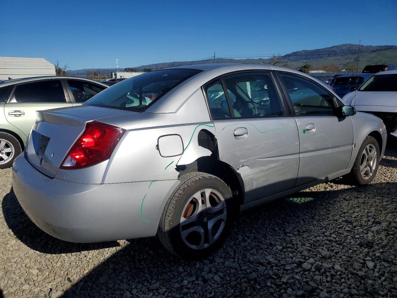 2003 SATURN Ion