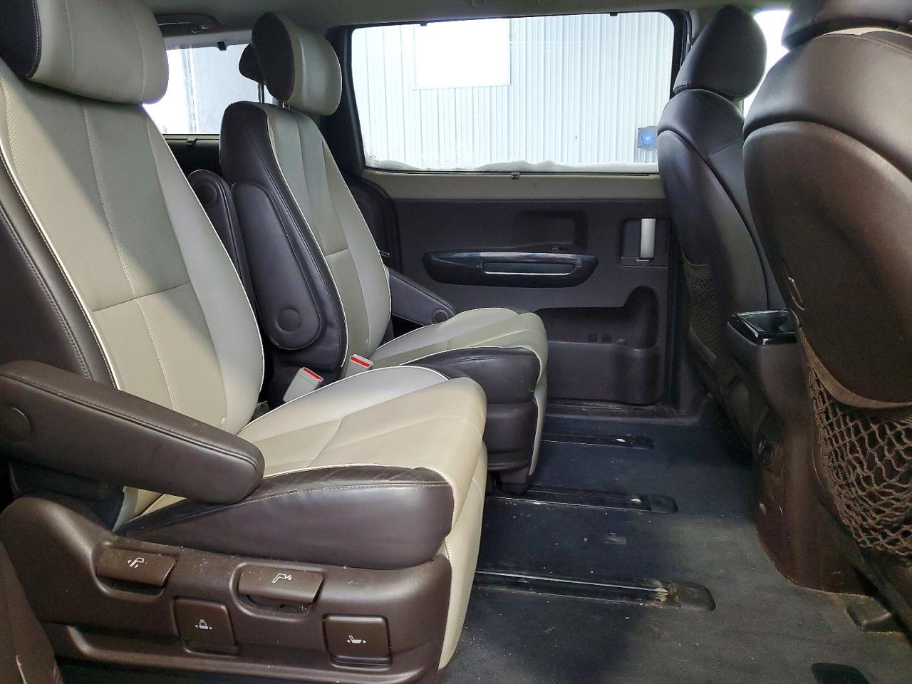 2015 KIA SEDONA