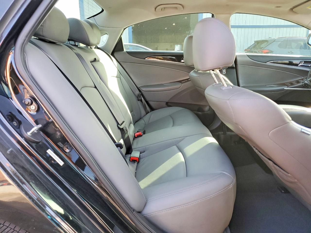 2011 HYUNDAI SONATA
