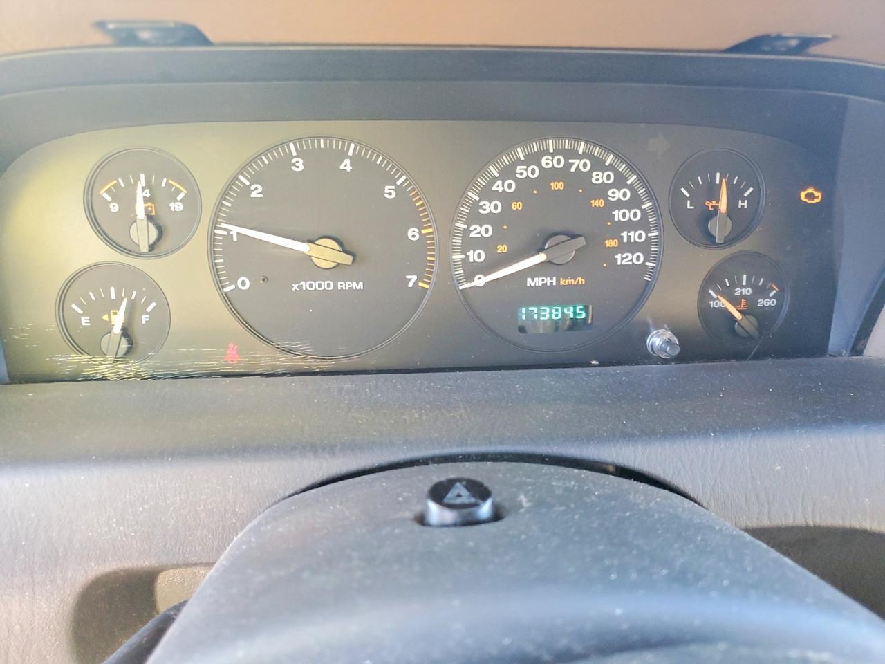2004 JEEP Grand Cherokee