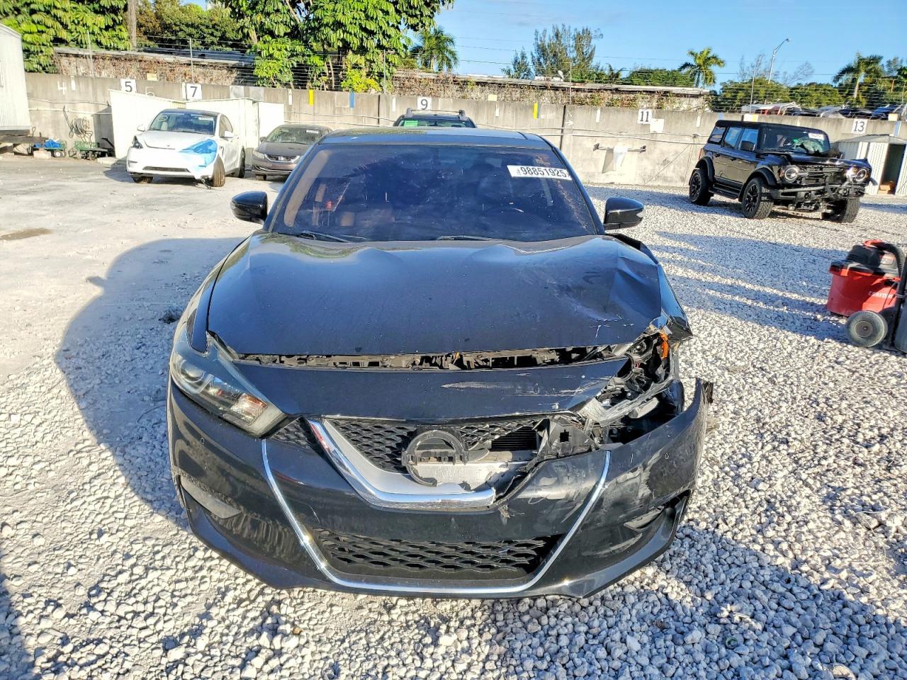 2017 NISSAN Maxima