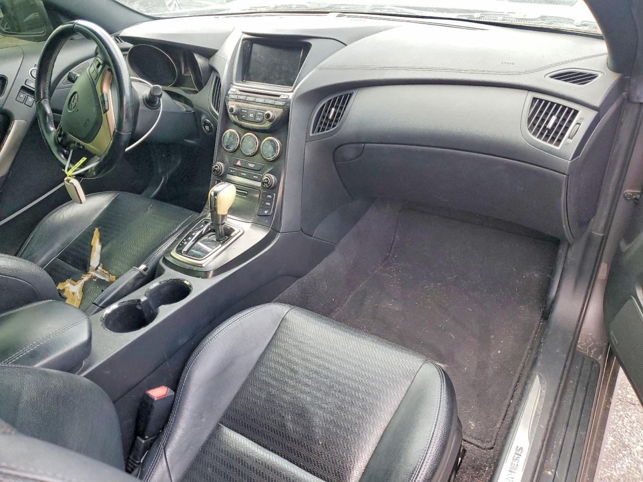 2013 HYUNDAI GENESIS