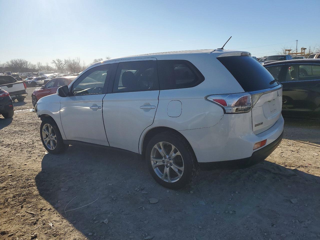 2014 MITSUBISHI outlander