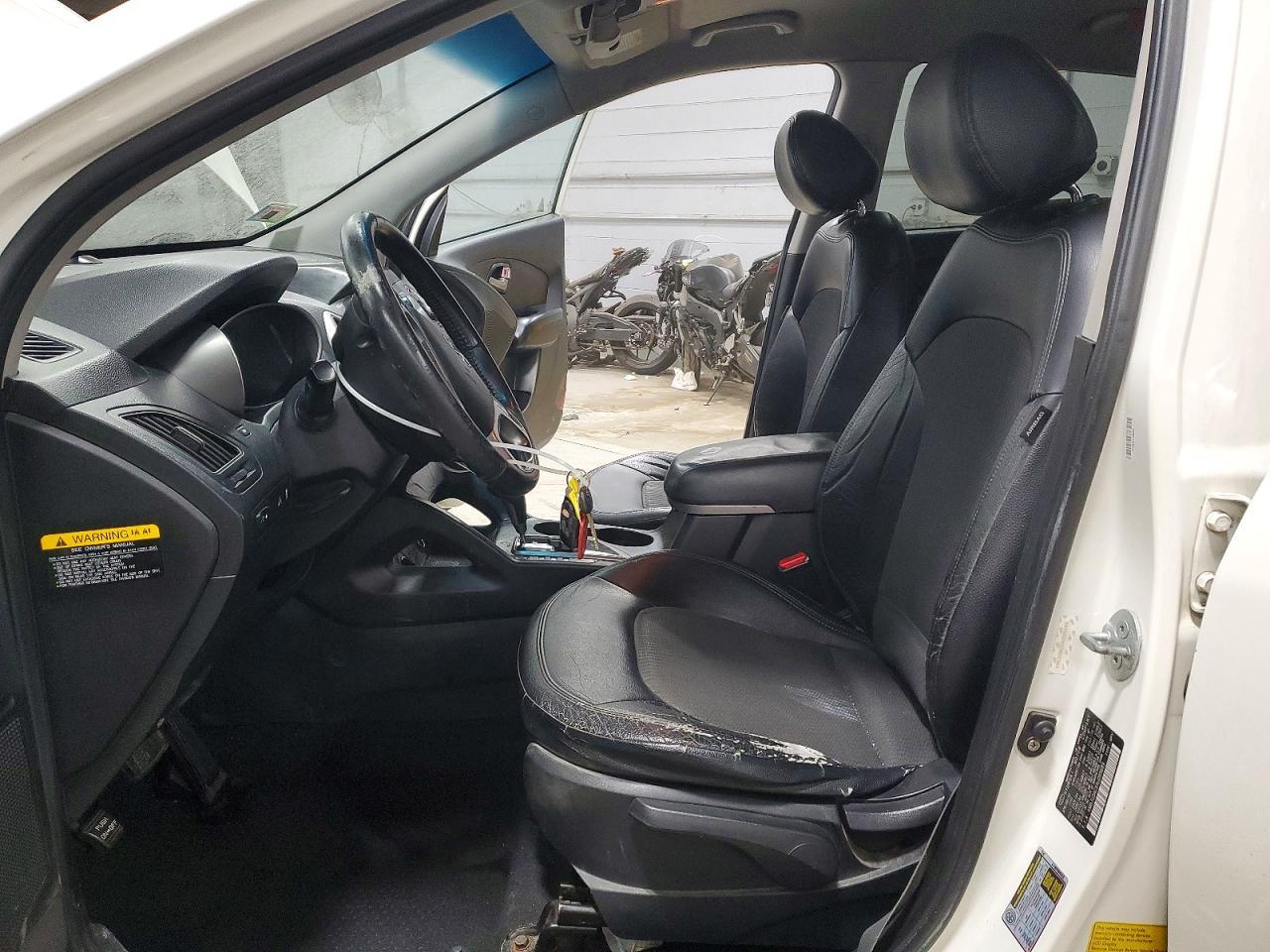 2010 HYUNDAI TUCSON