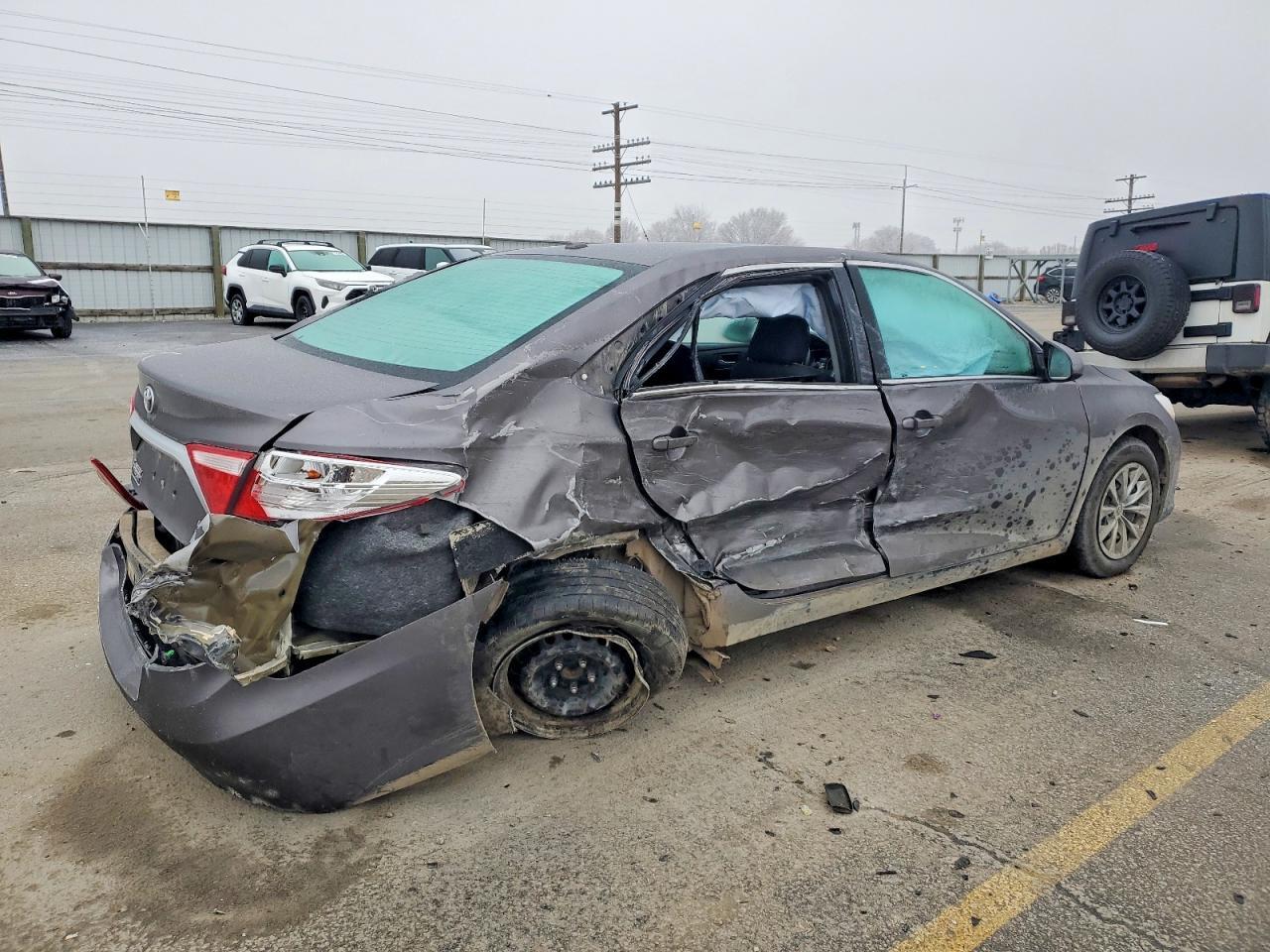 2016 TOYOTA CAMRY