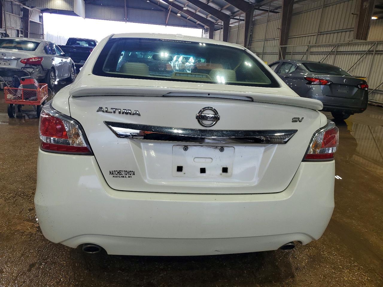2015 NISSAN