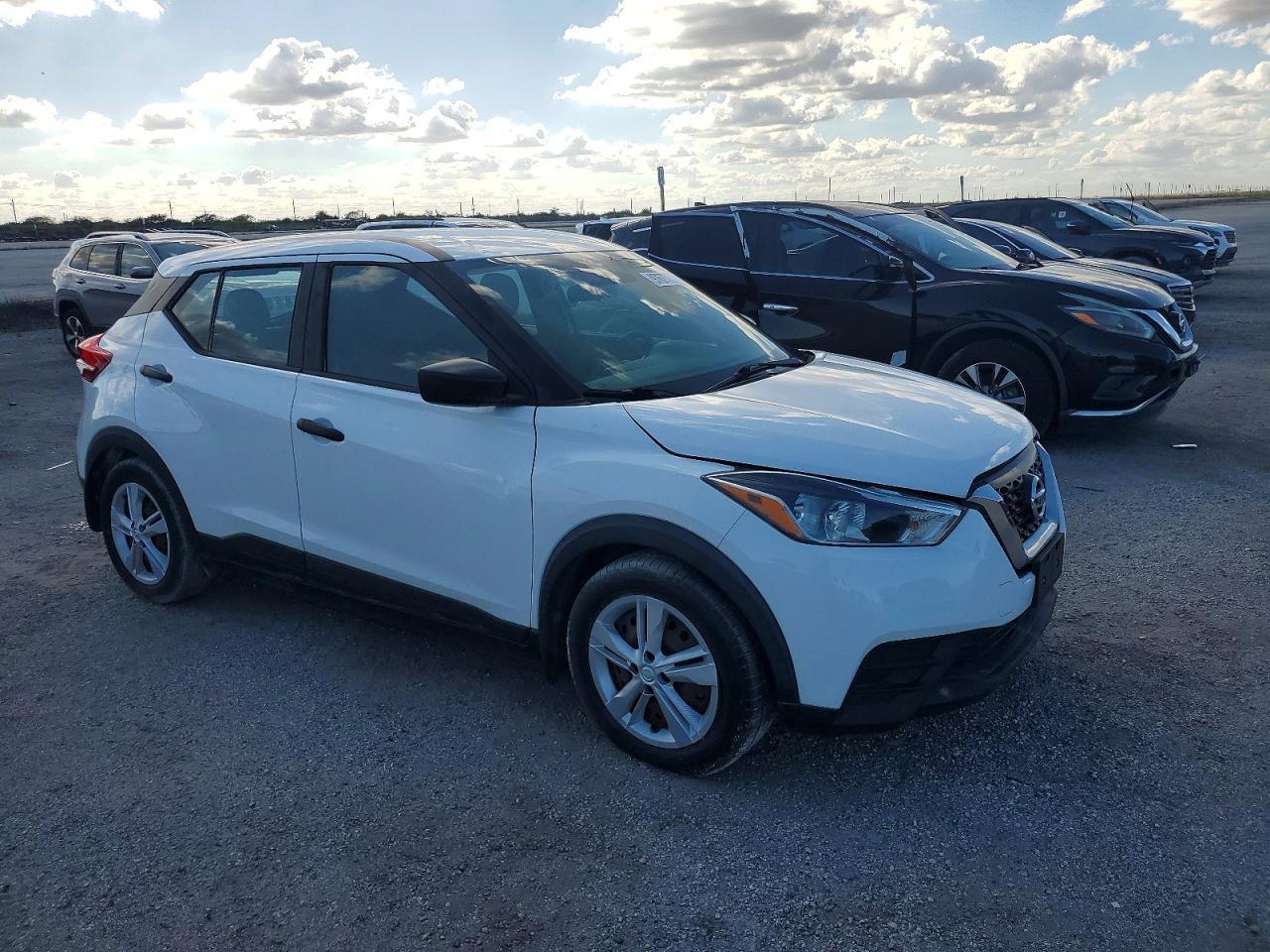2020 NISSAN KICKS