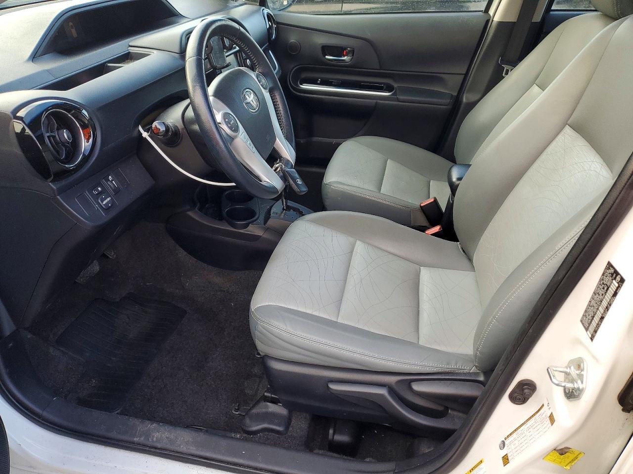 2015 TOYOTA Prius c