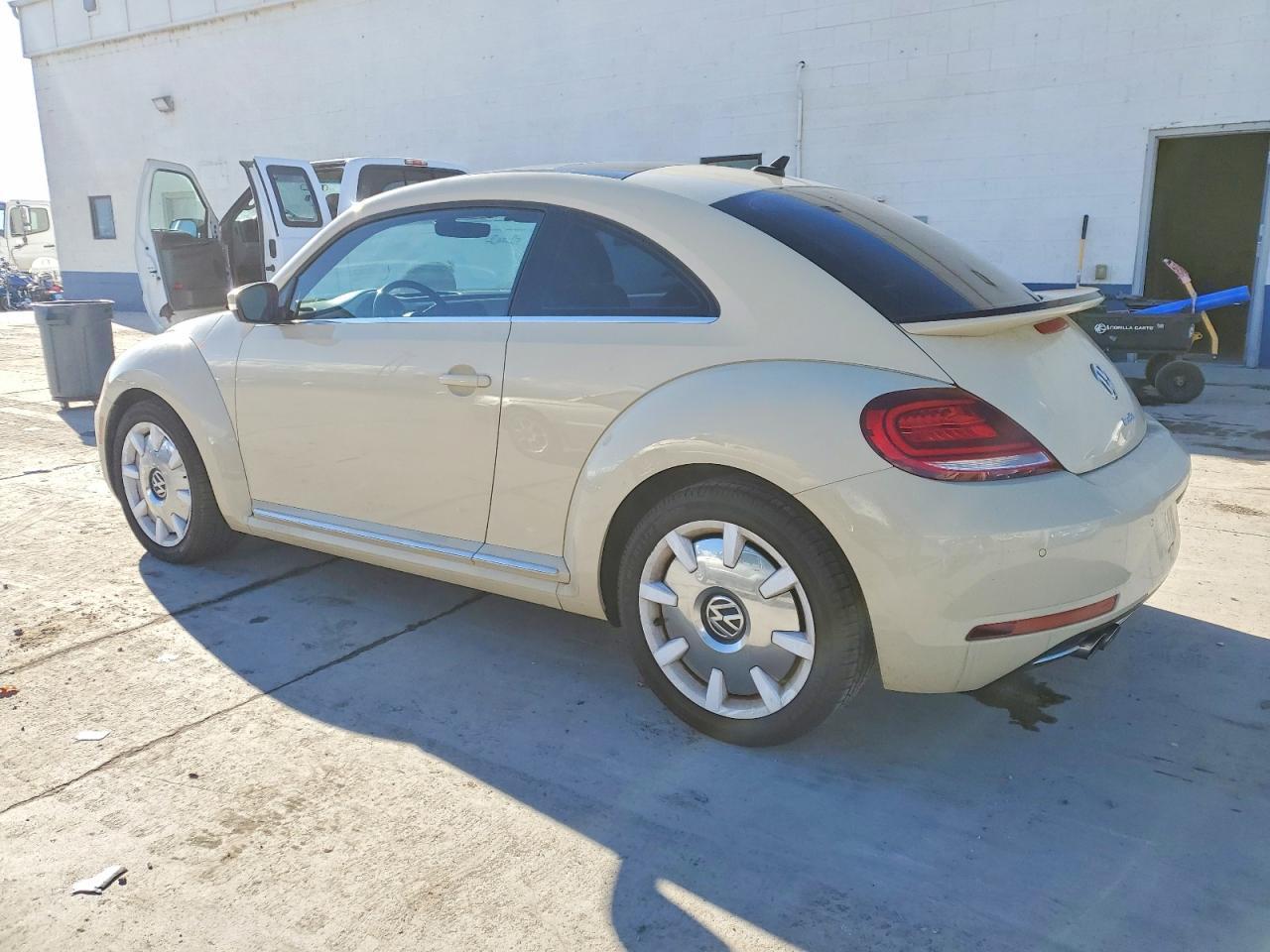 2019 VOLKSWAGEN Beetle