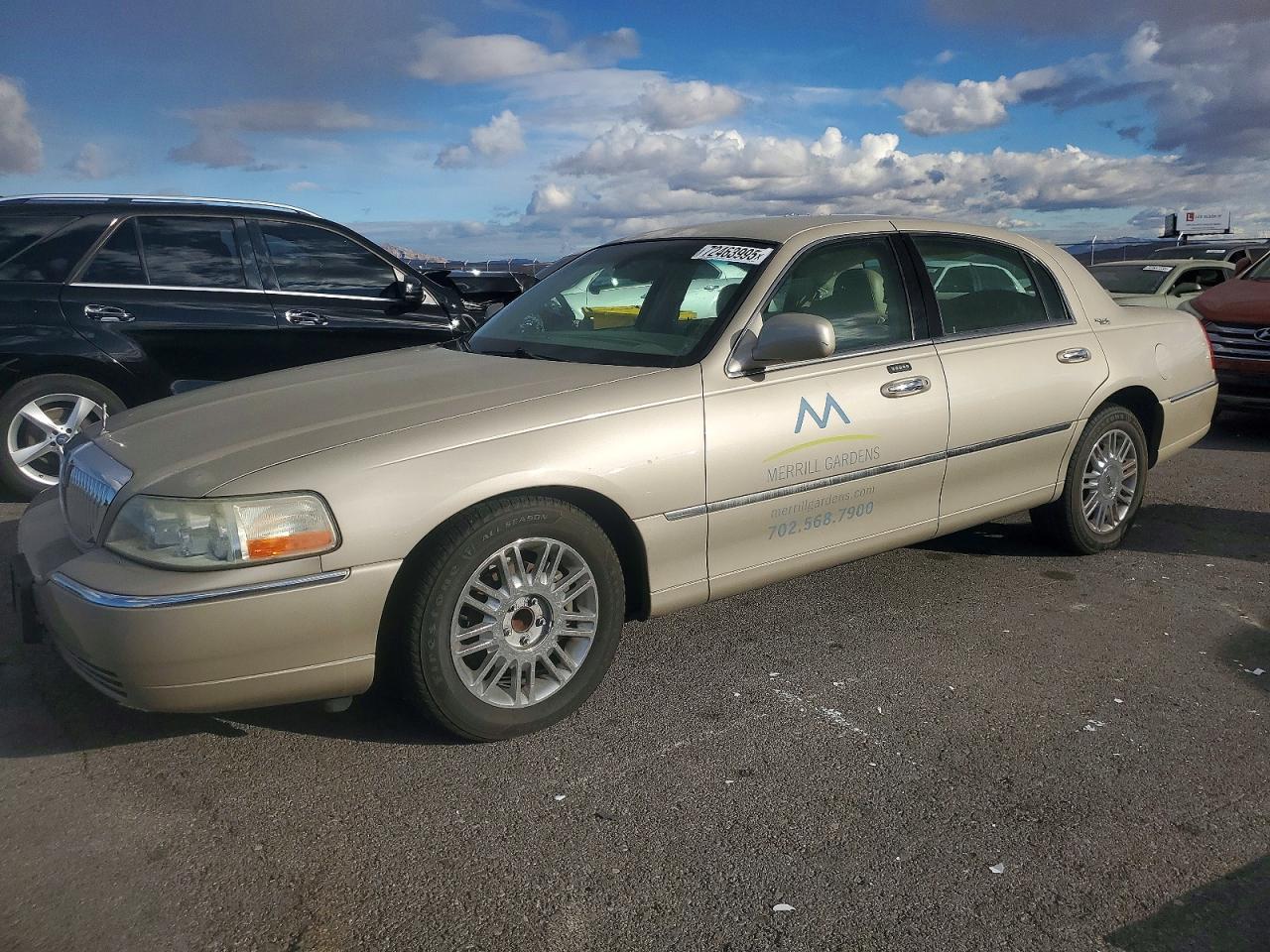 2008 LINCOLN Town Car