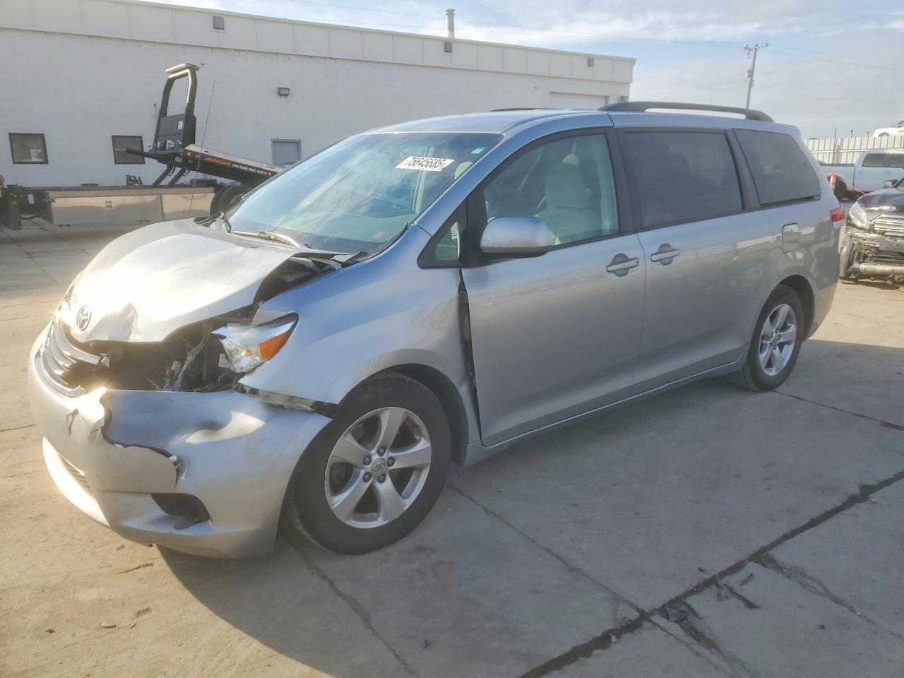 2014 TOYOTA SIENNA