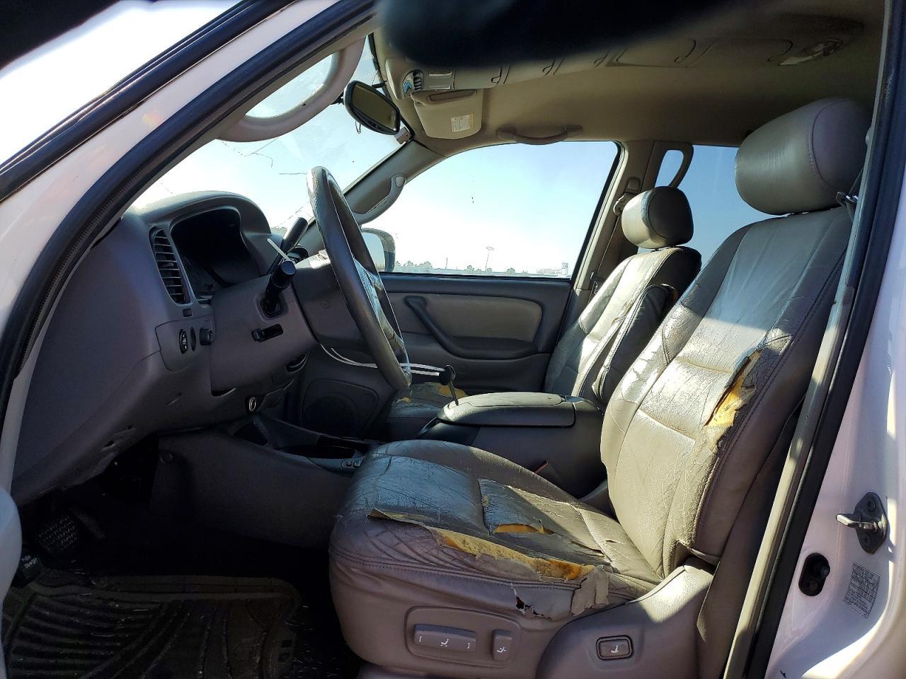 2002 TOYOTA Sequoia