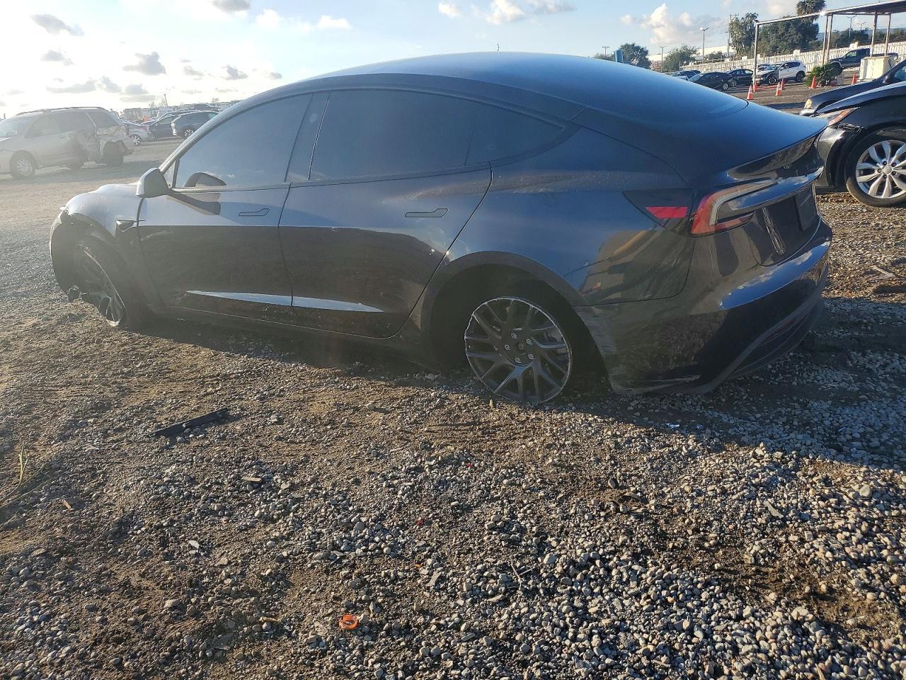 2024 TESLA MODEL 3